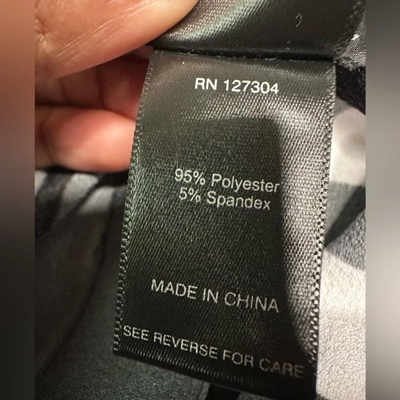 Ali Miles Women’s Black, White, and Gray Abstract Button-Up Shirt Size XL - Picture 7 of 8